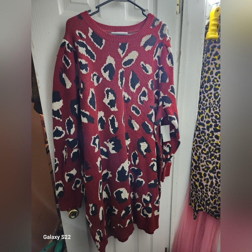 Sweater - Picture 4 of 4